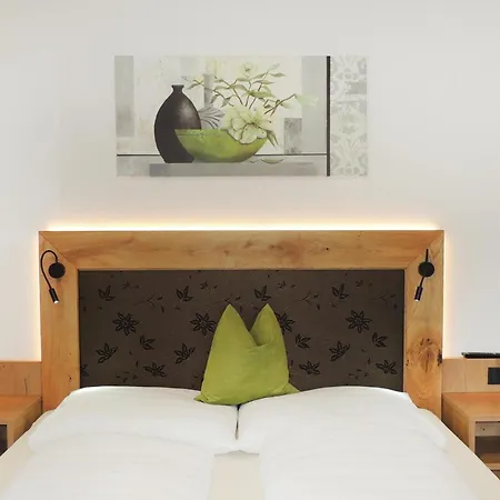 Sehr Schoene Apartment